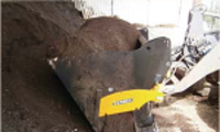 Навесной ковш для подстилки песком и доломитом MULTI’DIS 1.60 m фирмы «EMILY»